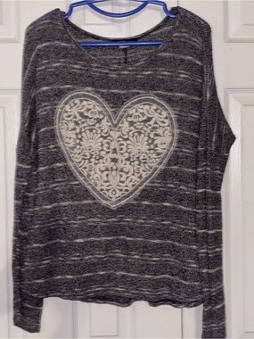 Cozy Casual Navy and Cream Marled Knit Sweater